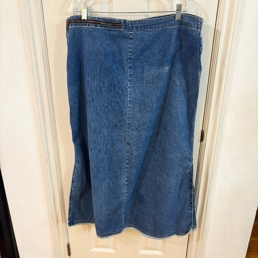 Unreal vintage skirt with tie-up sides * accepting offers y2k